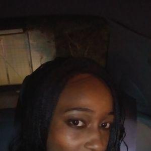 Meet your Posher, Monique